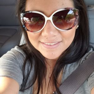 Meet your Posher, Alejandra